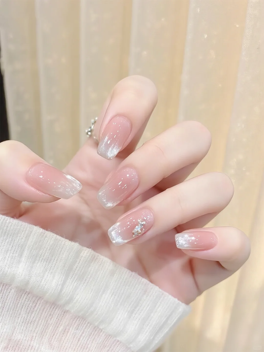 银色闪粉法式美甲款式展示